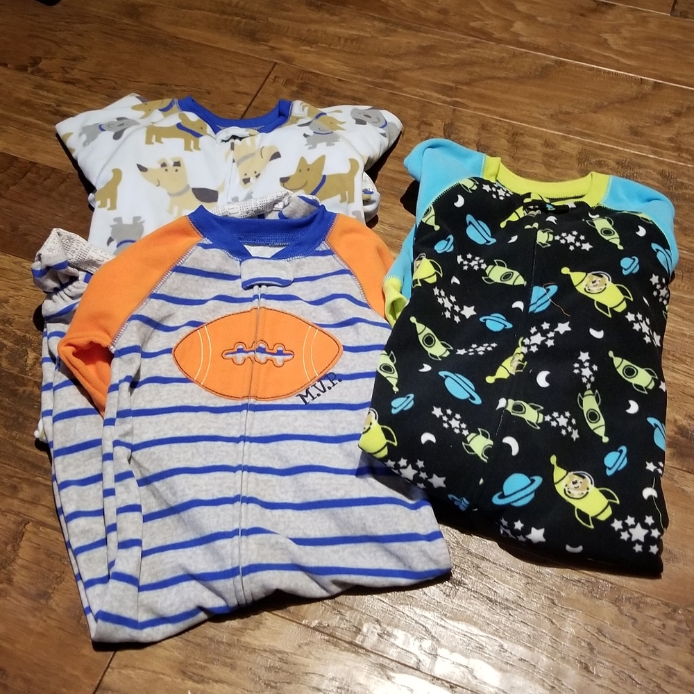 3 Carter's boy's pajamas 3t